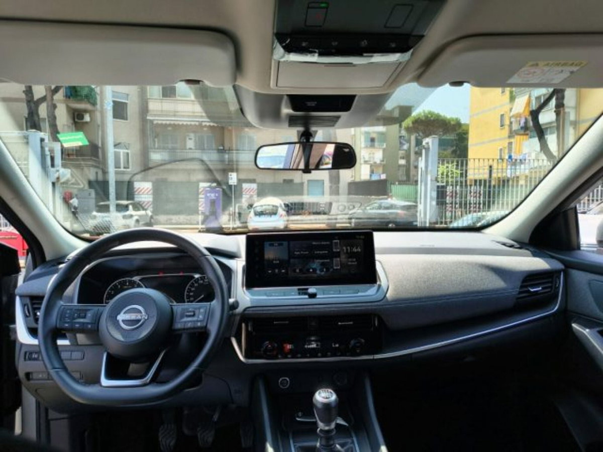 Nissan Qashqai 1.3 mhev Acenta 2wd 140cv (8)