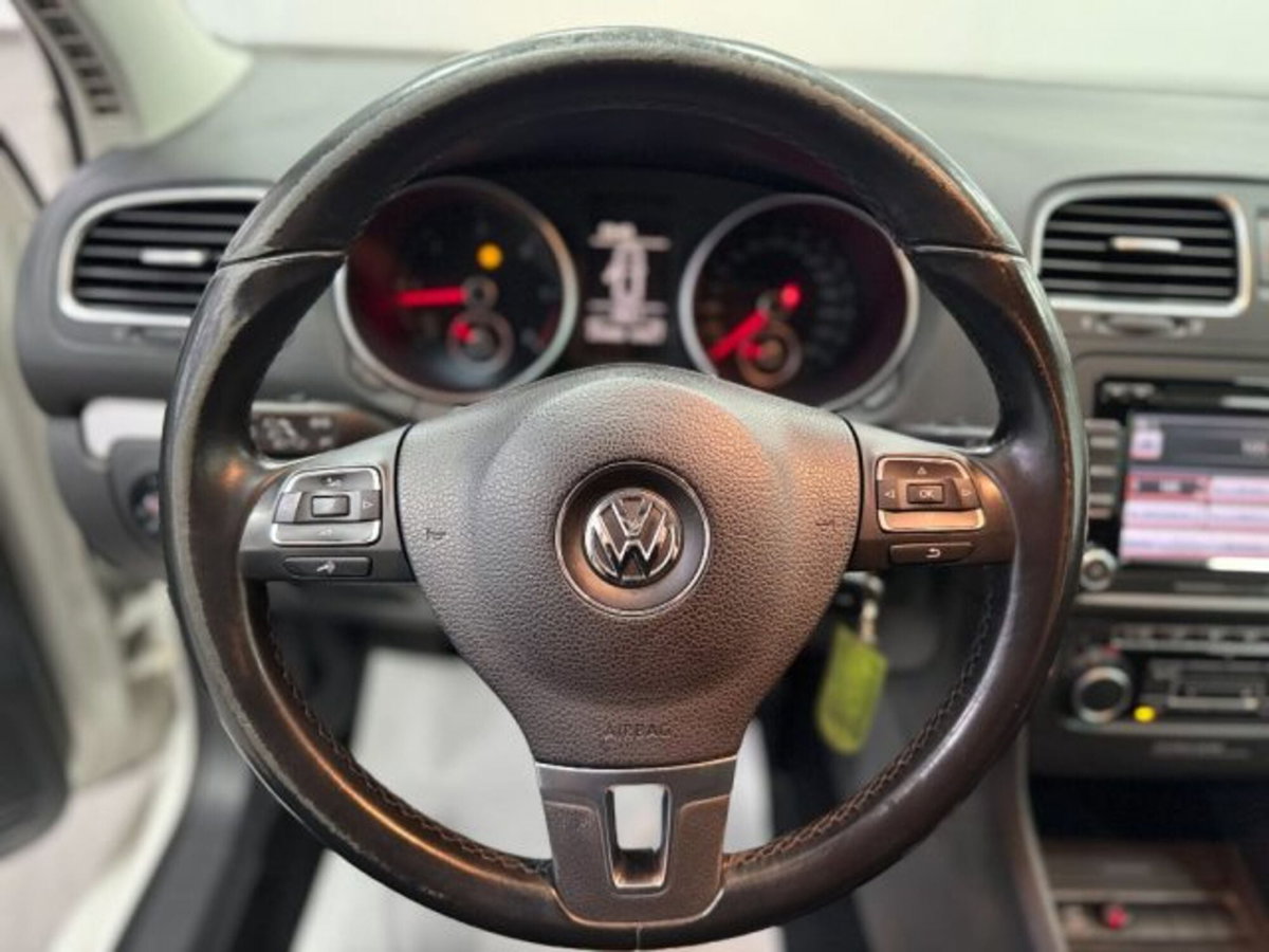 Volkswagen Golf 1.6 TDI DPF 5p. Highline (20)