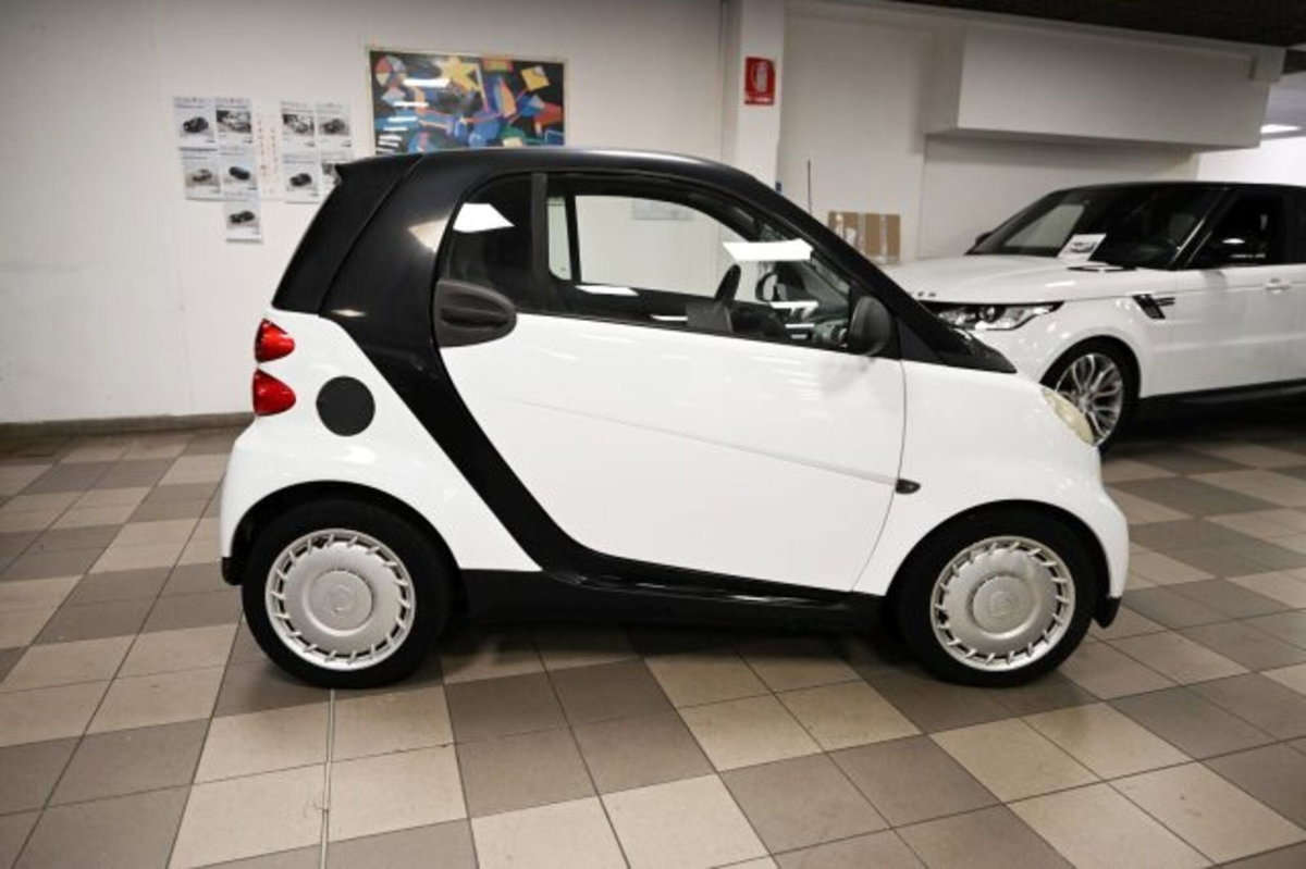 smart Fortwo 1000 52 kW MHD coupé pure (3)