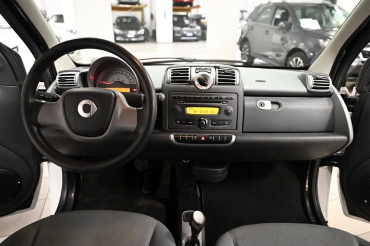 smart Fortwo 1000 52 kW MHD coupé pure (6)