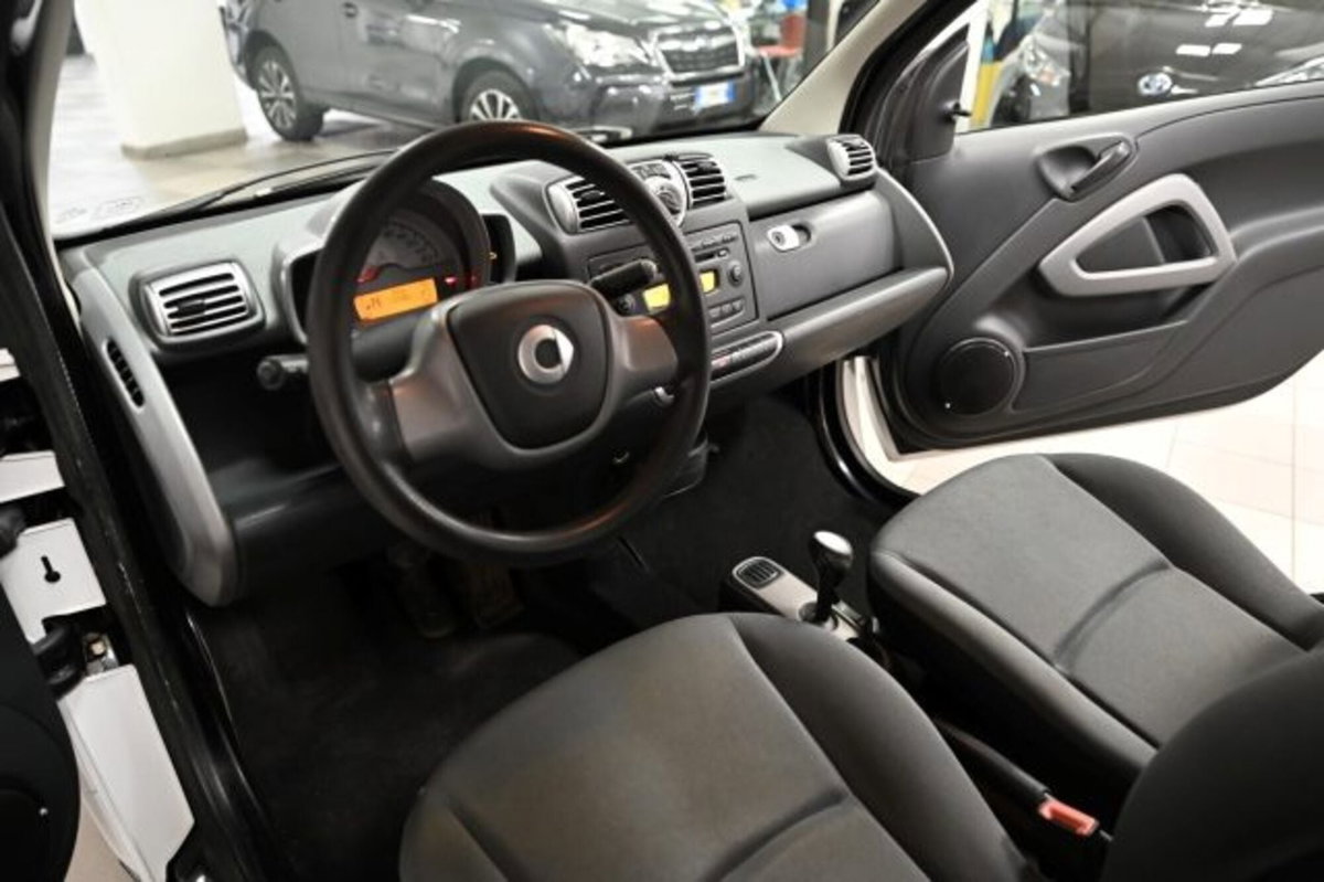 smart Fortwo 1000 52 kW MHD coupé pure (7)