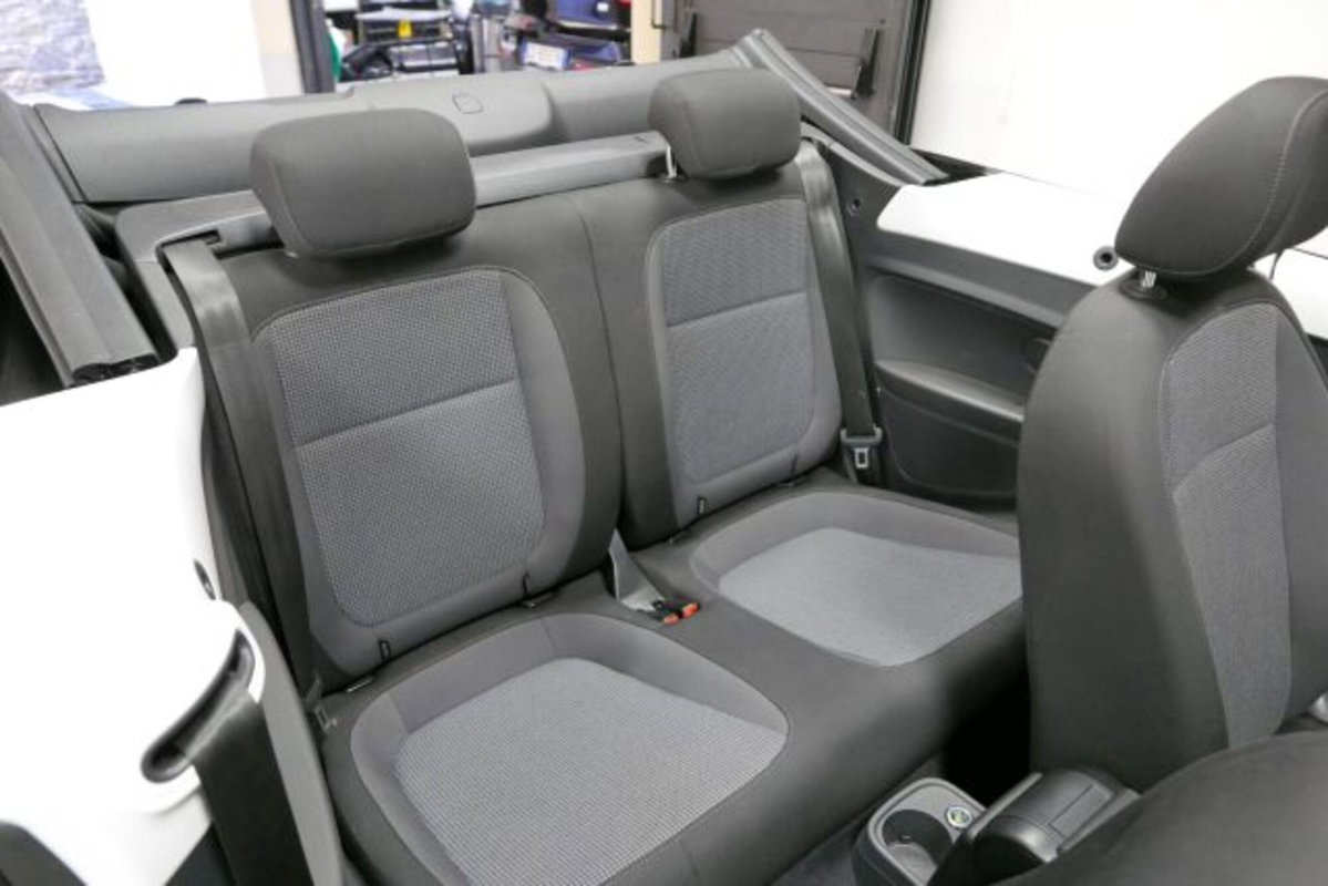 Volkswagen Maggiolino Cabrio 1.2 TSI Design BlueMotion Technology (11)