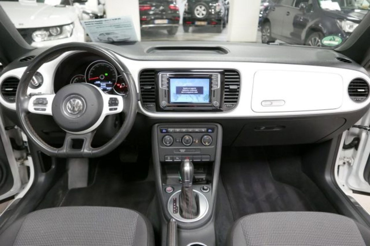 Volkswagen Maggiolino Cabrio 1.2 TSI Design BlueMotion Technology (9)