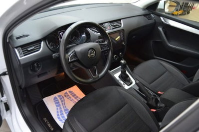 Skoda Octavia Station Wagon 1.5 G-TEC DSG Wagon Ambition (12)