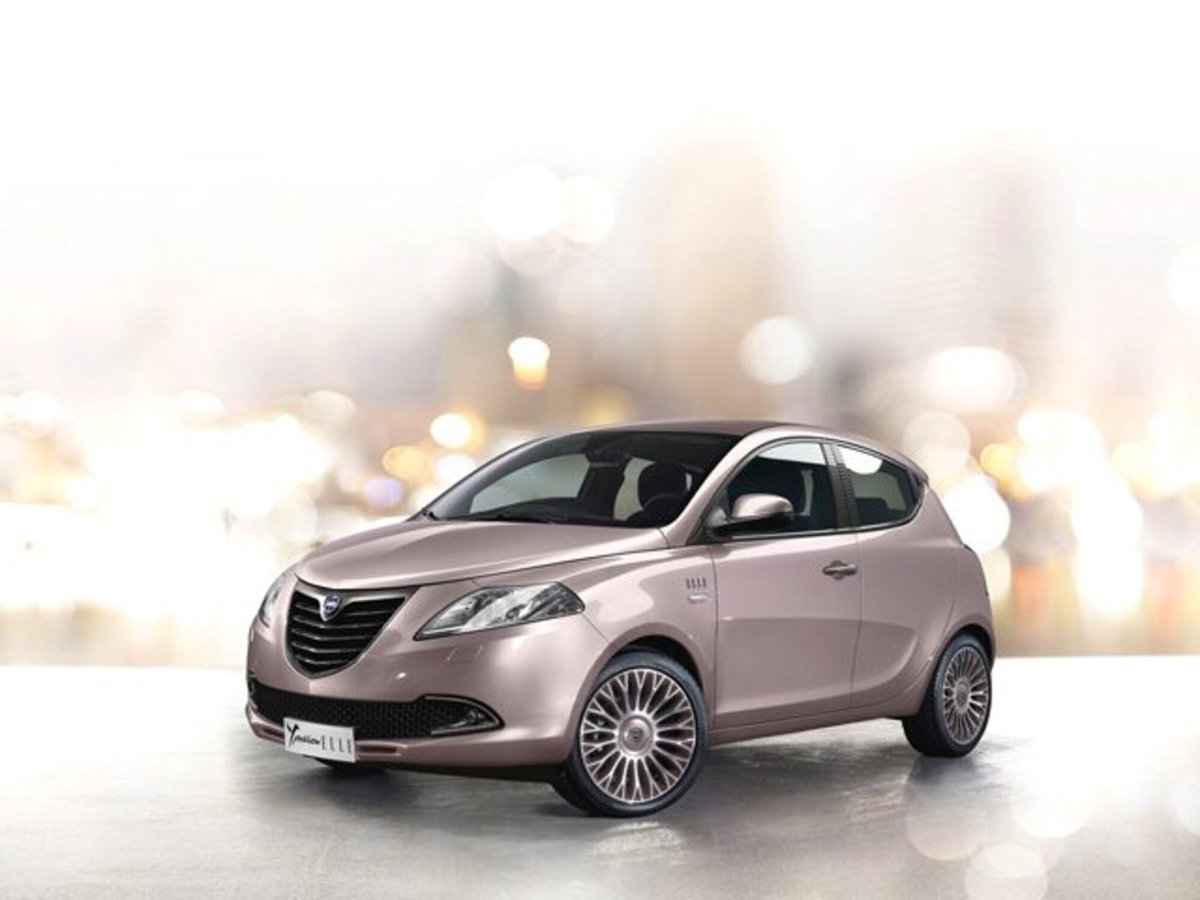Lancia Ypsilon 0.9 TwinAir 85 CV 5 porte Metano Ecochic Elle (13)