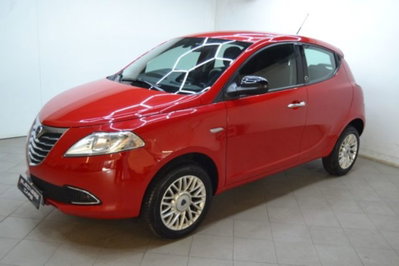 Lancia Ypsilon 0.9 TwinAir 85 CV 5 porte Metano Ecochic Elle (2)