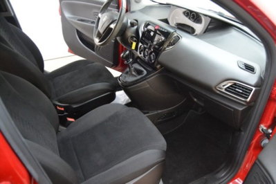 Lancia Ypsilon 0.9 TwinAir 85 CV 5 porte Metano Ecochic Elle (7)