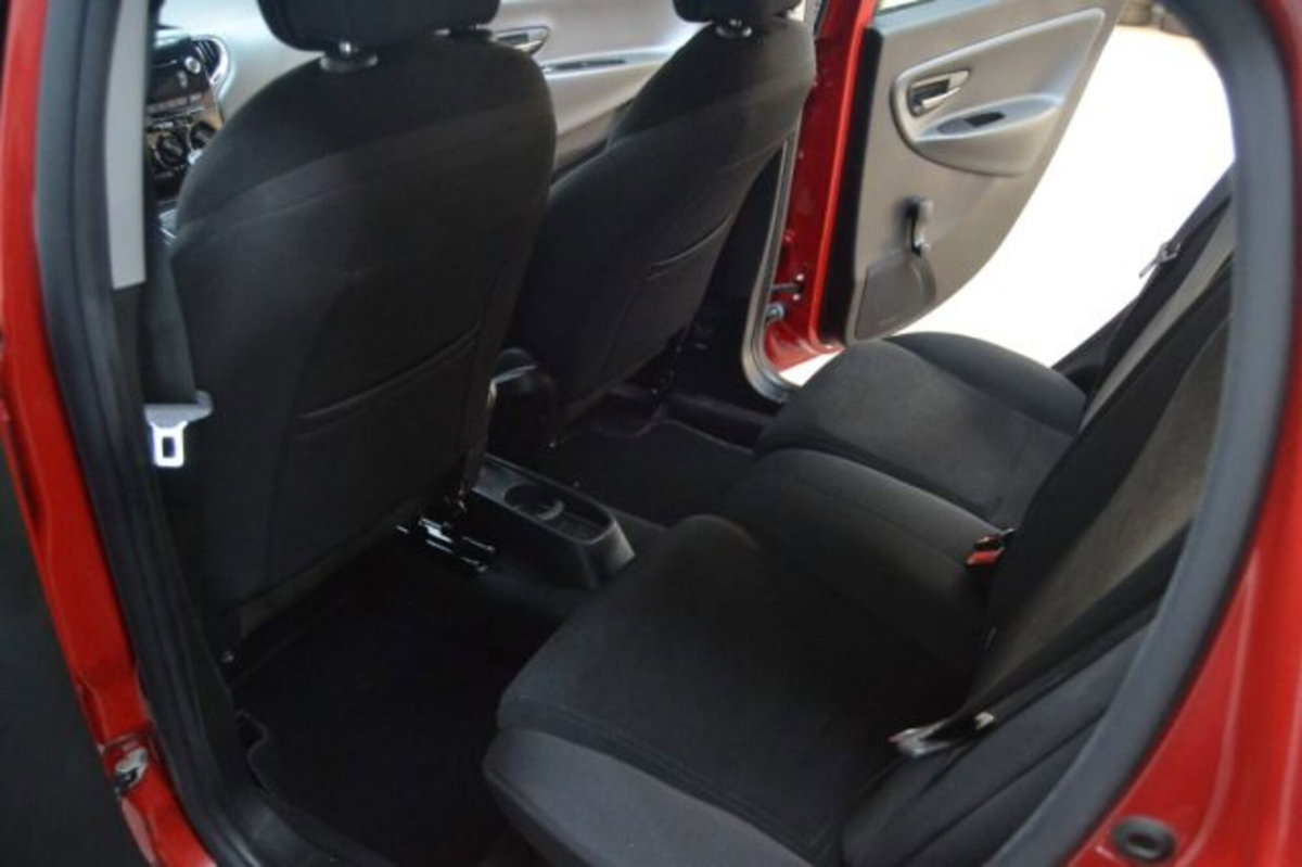 Lancia Ypsilon 0.9 TwinAir 85 CV 5 porte Metano Ecochic Elle (8)