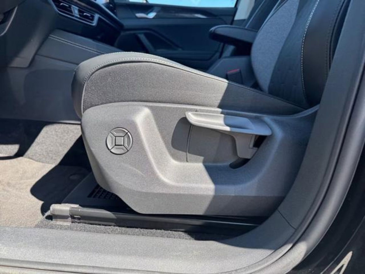 Volkswagen Tiguan 1.5 etsi Edition 130cv dsg (7)