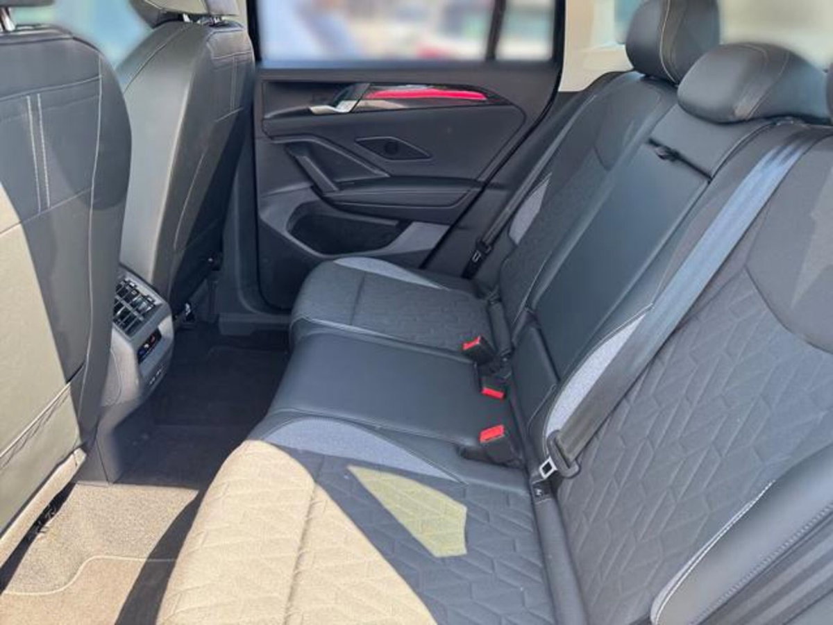 Volkswagen Tiguan 1.5 etsi Edition 130cv dsg (8)