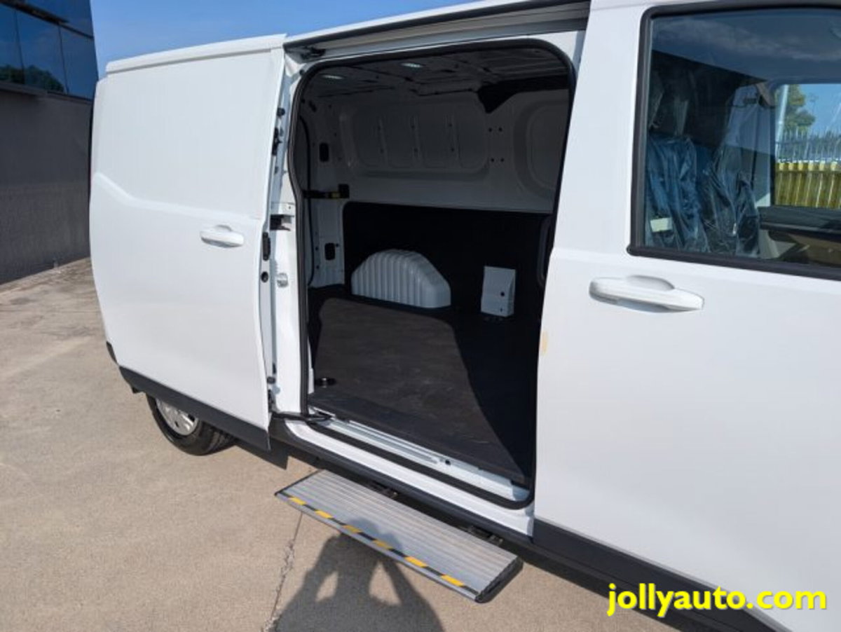 Maxus Deliver Furgone Deliver 9 2.0 crdi 150cv L3H3 fwd (17)
