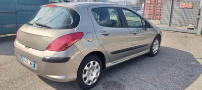 Peugeot 308 1.6 8V HDi 112CV cambio robotizzato 5p. Tecno (3)