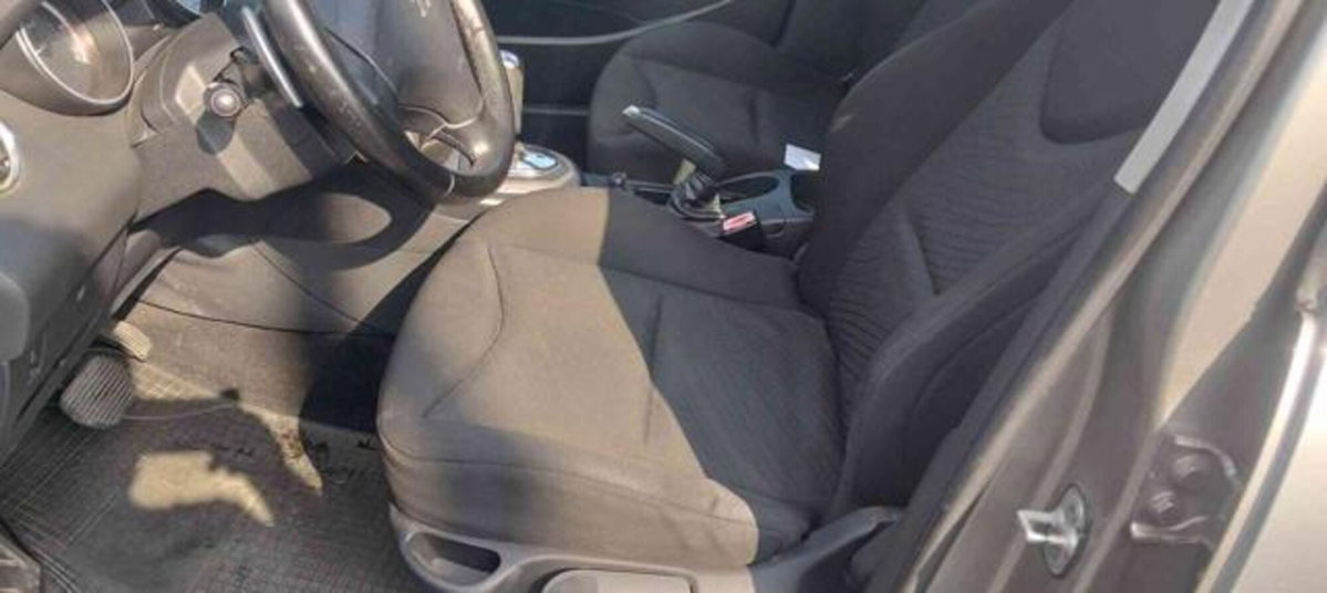 Peugeot 308 1.6 8V HDi 112CV cambio robotizzato 5p. Tecno (6)