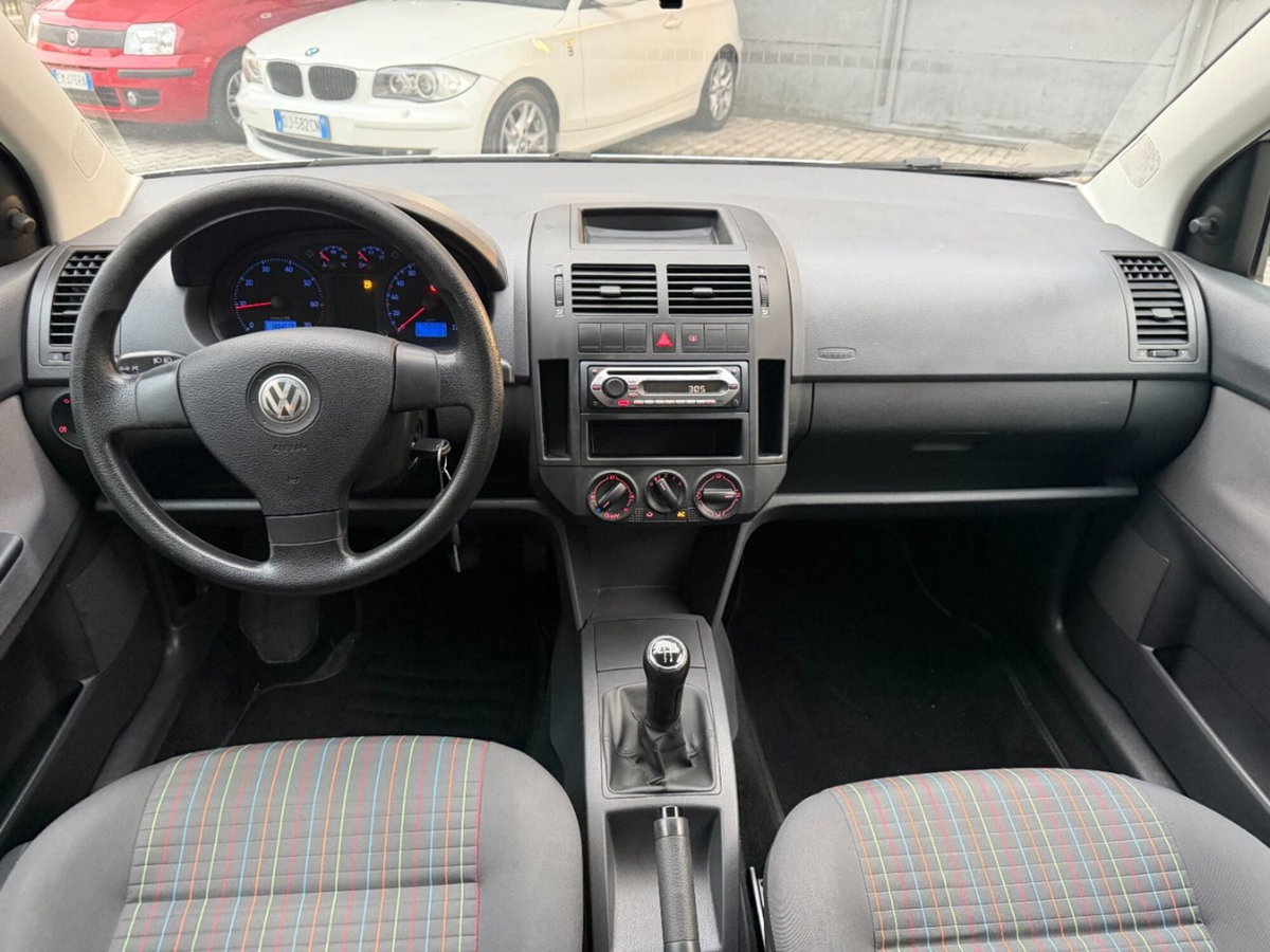 Volkswagen Polo 1.2 5 porte Trendline (13)
