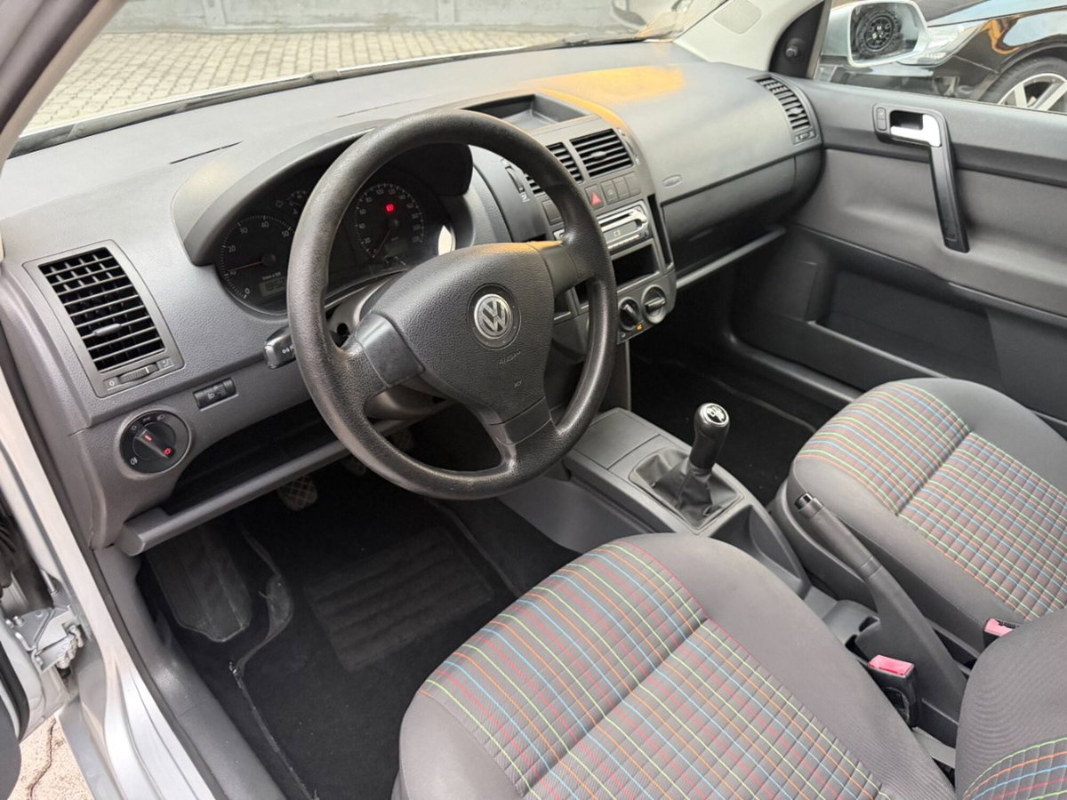 Volkswagen Polo 1.2 5 porte Trendline (2)