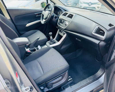 Suzuki S-Cross 1.6 DDiS Top (11)