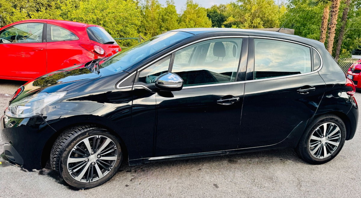 Peugeot 208 75 5 porte Allure (4)