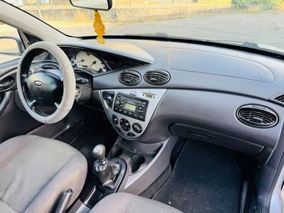 Ford Focus 1.8 TDCi (100CV) cat 5p. Zetec (11)