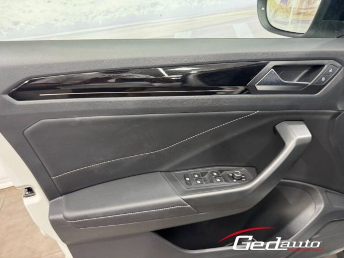 Volkswagen T-Roc 2.0 tdi R-Line 4motion 150cv dsg (13)