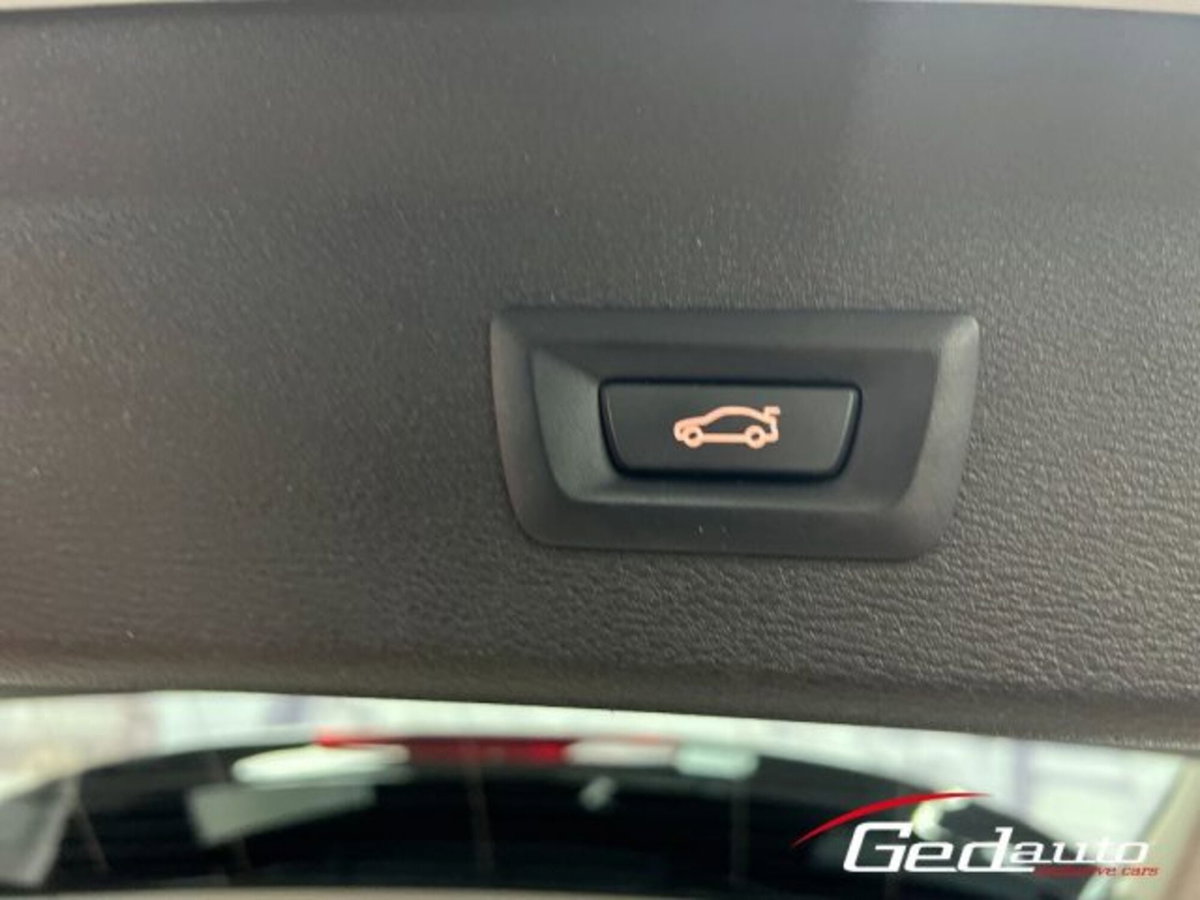 BMW X1 sDrive18d Advantage (18)