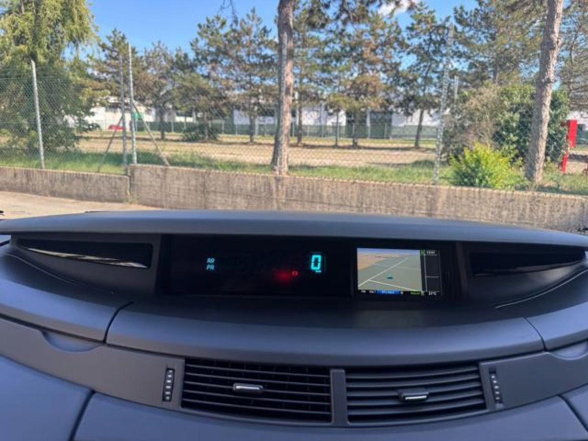 Renault Grand Espace 2.0 dCi 175CV Proactive Initiale (9)