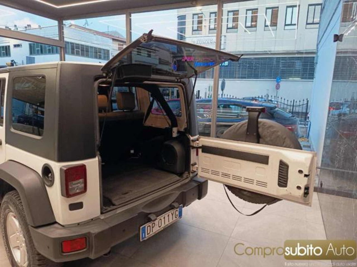 Jeep Wrangler 2.8 CRD DPF Rubicon Auto (10)