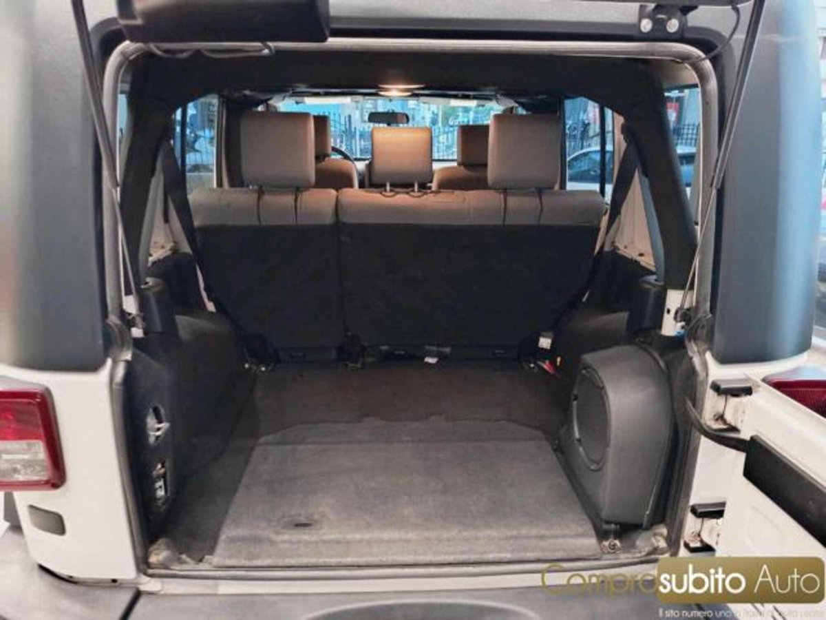 Jeep Wrangler 2.8 CRD DPF Rubicon Auto (20)