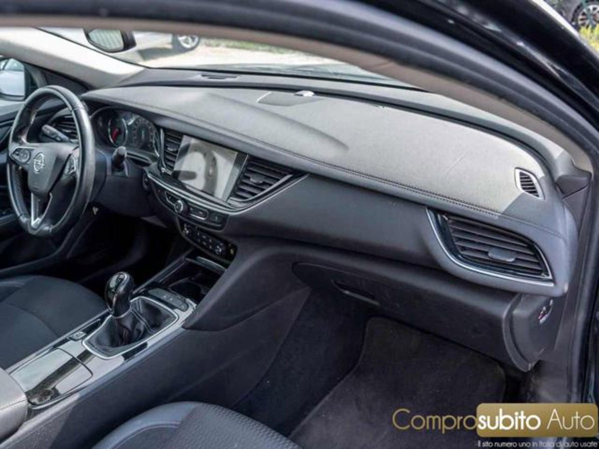 Opel Insignia Station Wagon CDTI 4x4 170CV Start&Stop Sports Cosmo (6)