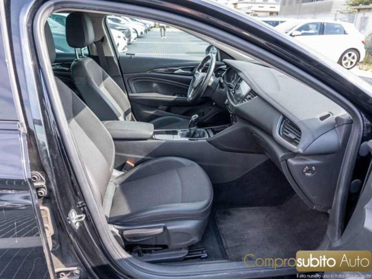 Opel Insignia Station Wagon CDTI 4x4 170CV Start&Stop Sports Cosmo (7)