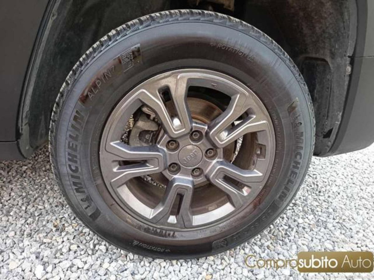 Jeep Renegade 2.0 Mjt 140CV 4WD Active Drive Limited (12)