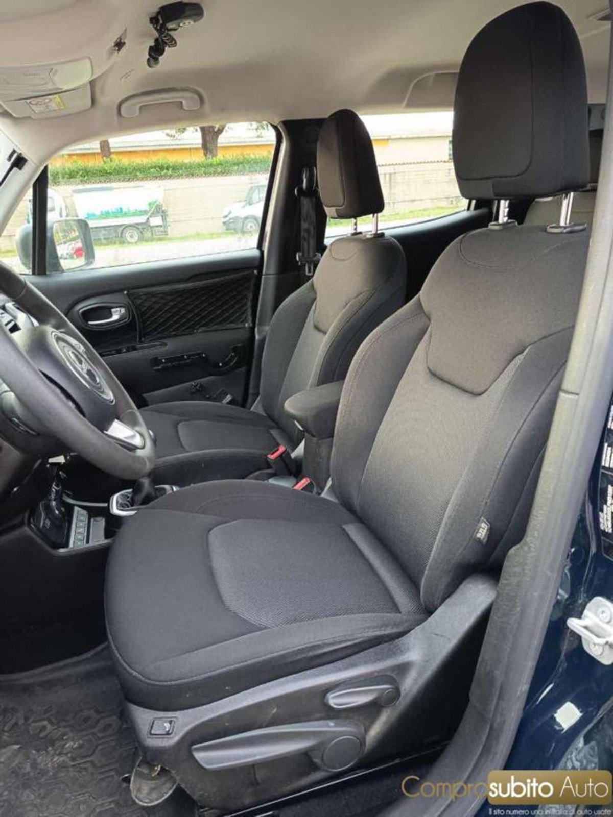 Jeep Renegade 2.0 Mjt 140CV 4WD Active Drive Limited (19)