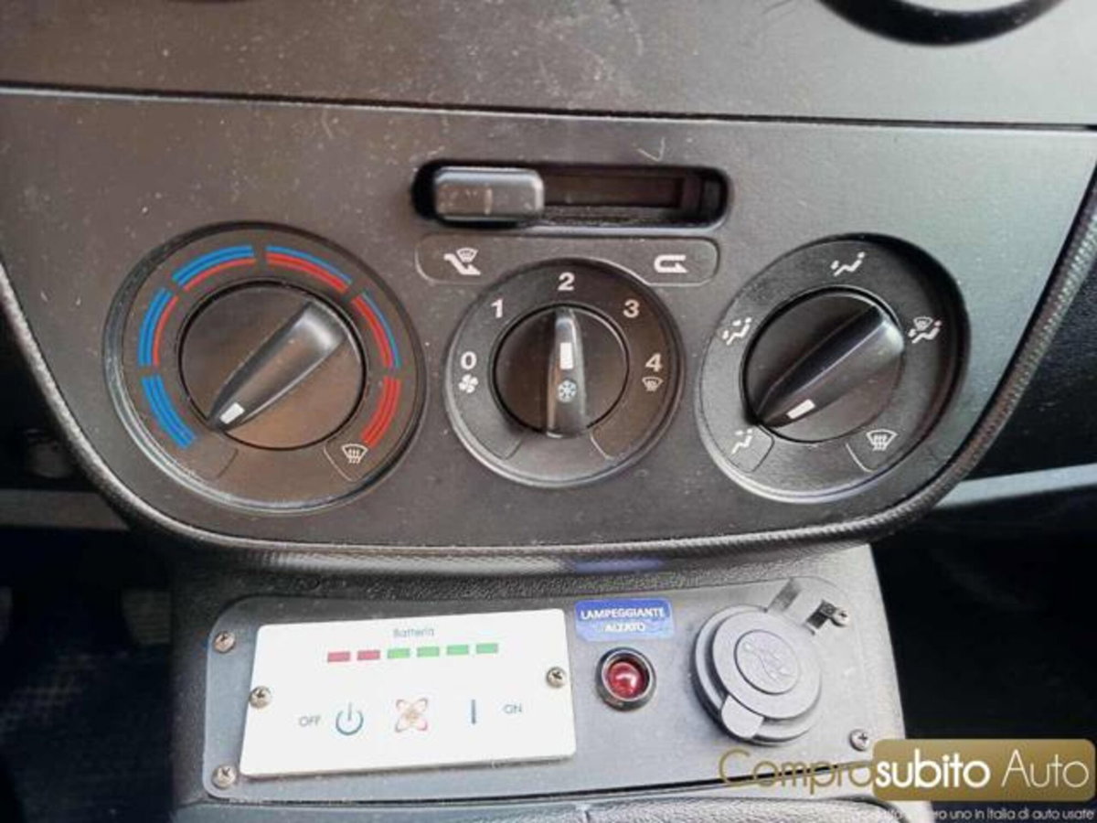 Fiat Fiorino 1.3 MJT 80CV Combinato (19)