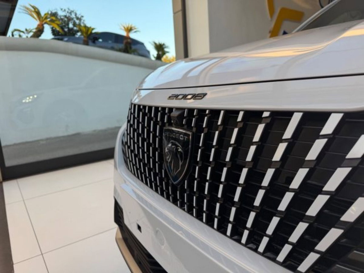 Peugeot 2008 PureTech 100 S&S Allure (14)