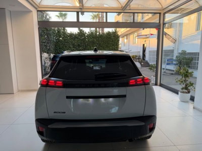 Peugeot 2008 PureTech 100 S&S Allure (17)