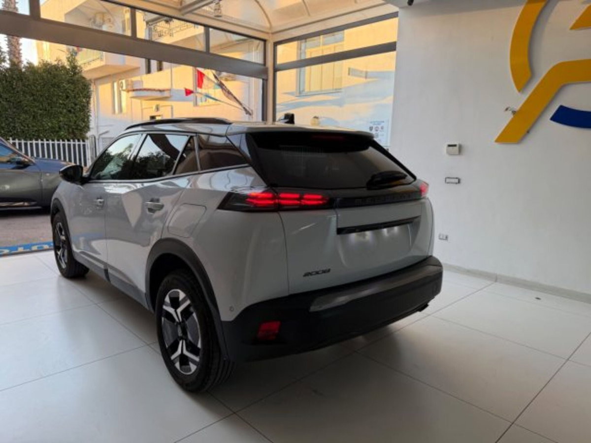 Peugeot 2008 PureTech 100 S&S Allure (18)