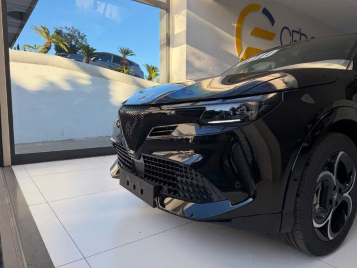 Alfa Romeo Junior 1.2 ibrida Ti 145cv edct6 (14)