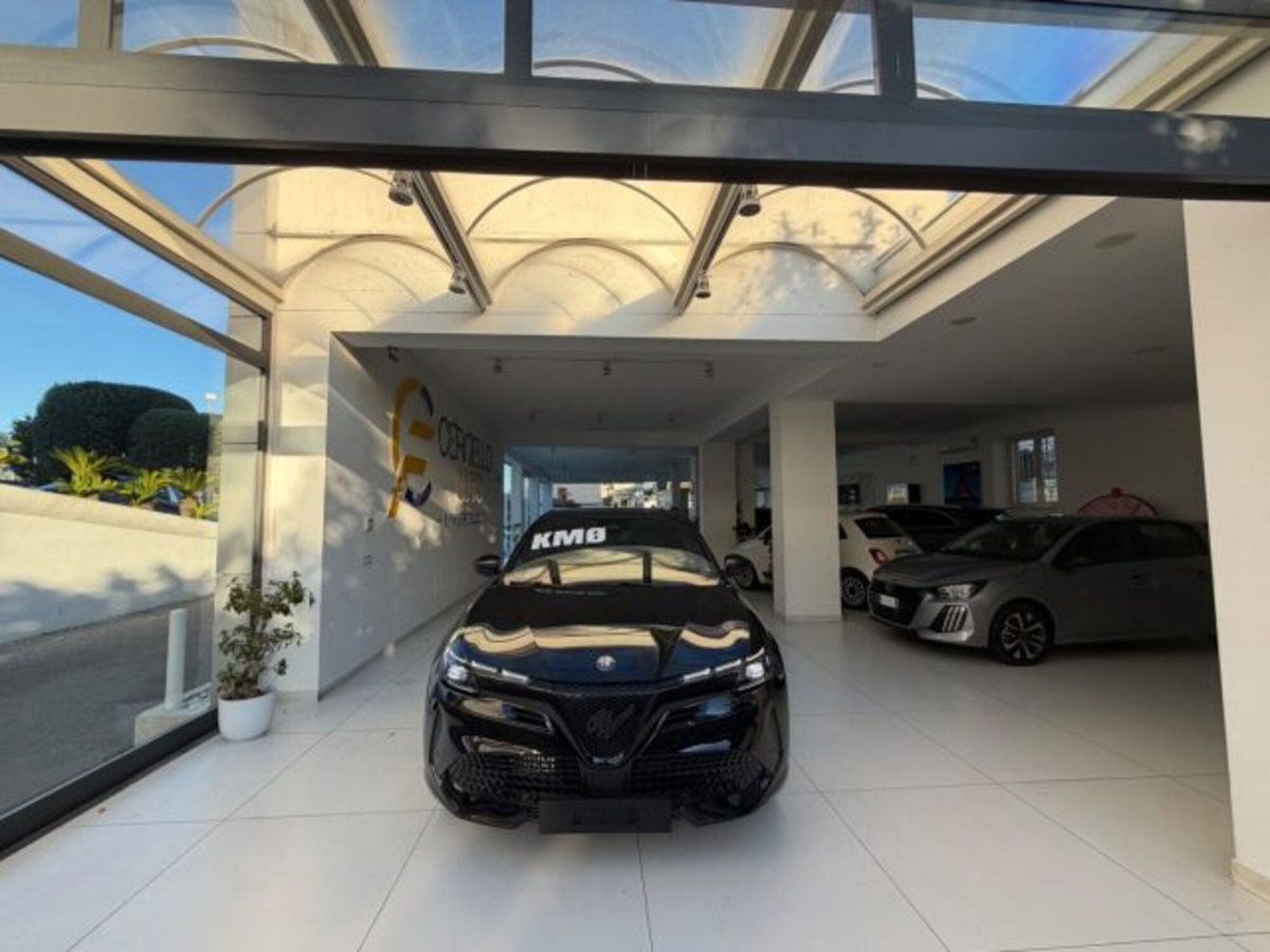 Alfa Romeo Junior 1.2 ibrida Ti 145cv edct6 (4)