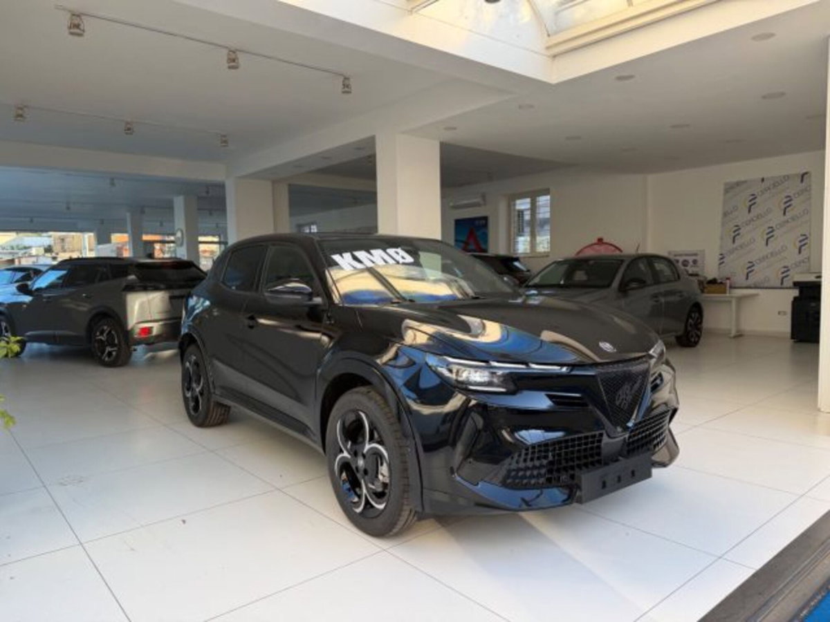 Alfa Romeo Junior 1.2 ibrida Ti 145cv edct6 (5)
