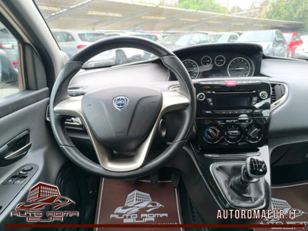 Lancia Ypsilon 1.2 69 CV 5 porte Silver (10)