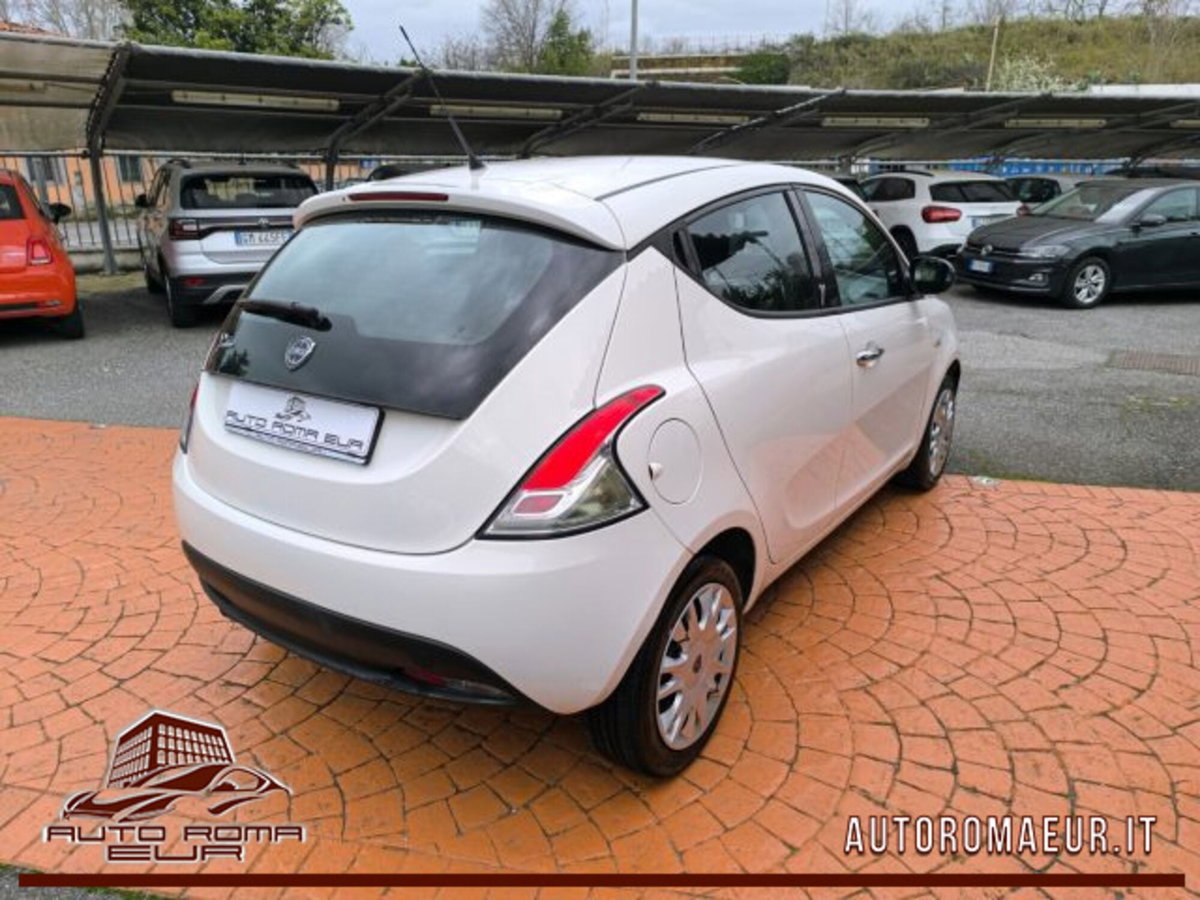 Lancia Ypsilon 1.2 69 CV 5 porte Silver (5)