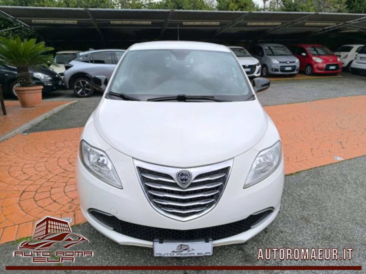 Lancia Ypsilon 1.2 69 CV 5 porte Silver (8)