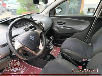 Lancia Ypsilon 1.2 69 CV 5 porte Silver (9)