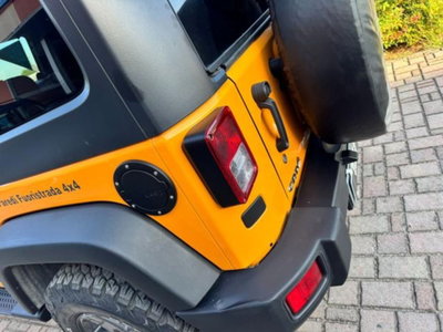 Jeep Wrangler 2.8 CRD DPF Mountain Auto (16)