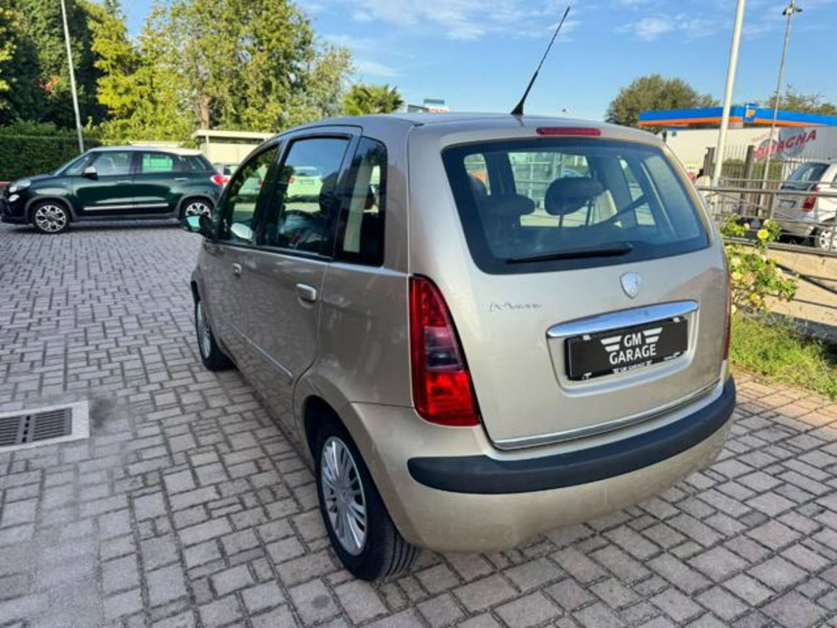 Lancia Musa 1.4 16V Oro (15)