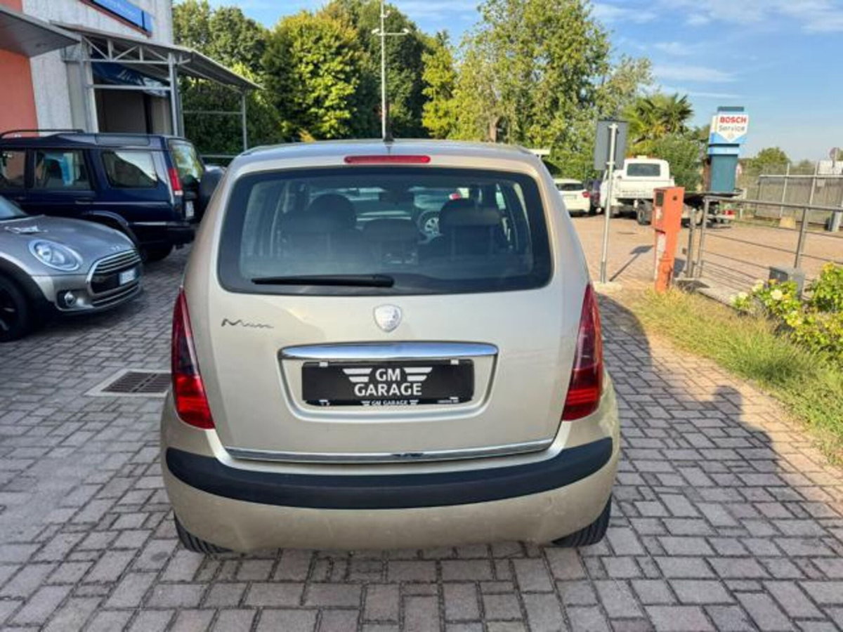 Lancia Musa 1.4 16V Oro (17)