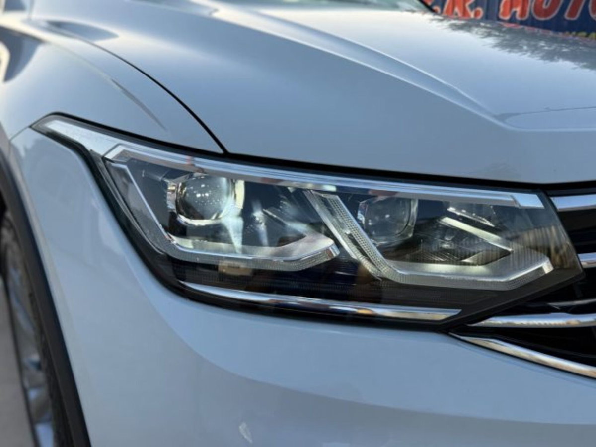 Volkswagen Tiguan 2.0 tdi R-Line 150cv dsg (14)