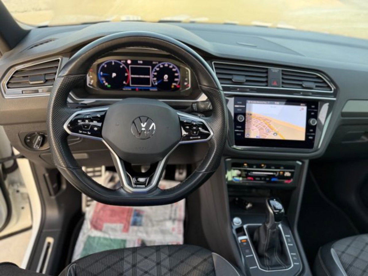 Volkswagen Tiguan 2.0 tdi R-Line 150cv dsg (19)