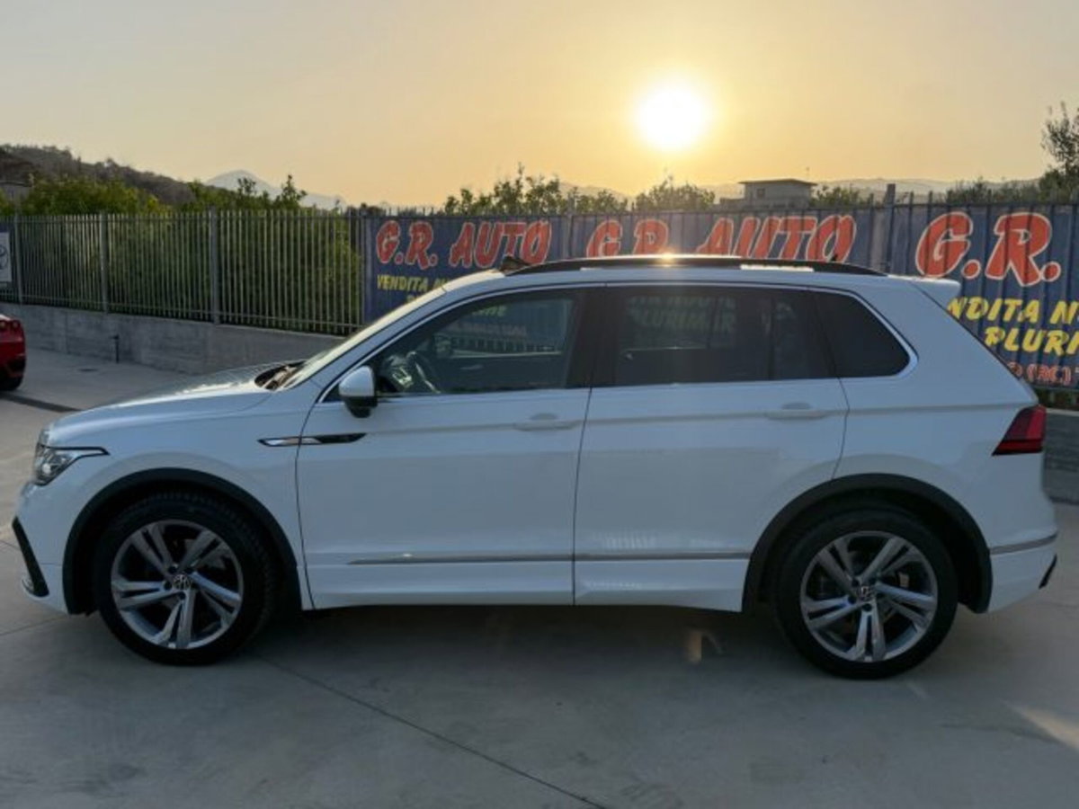 Volkswagen Tiguan 2.0 tdi R-Line 150cv dsg (6)