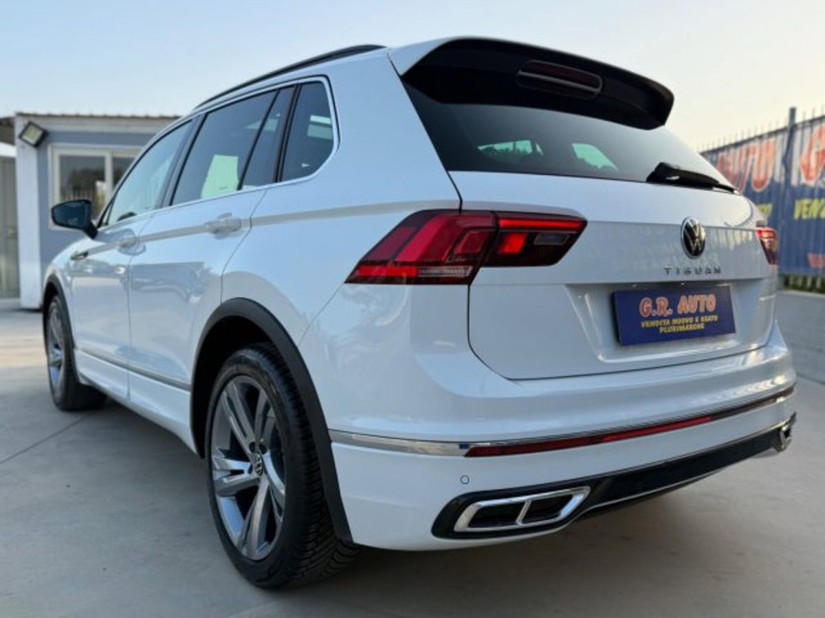 Volkswagen Tiguan 2.0 tdi R-Line 150cv dsg (8)
