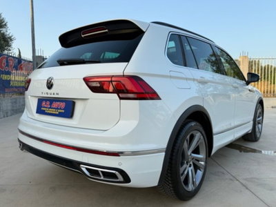 Volkswagen Tiguan 2.0 tdi R-Line 150cv dsg (9)